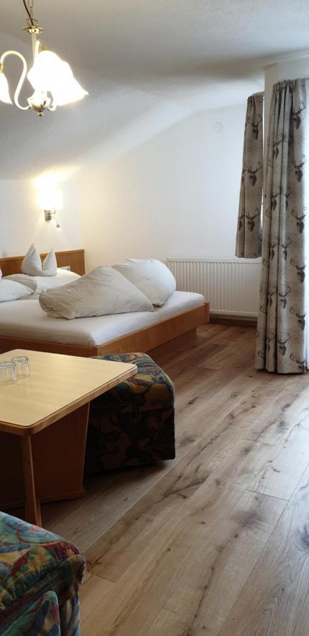 סרפהאוס Hotel Garni Jaegerheim מראה חיצוני תמונה